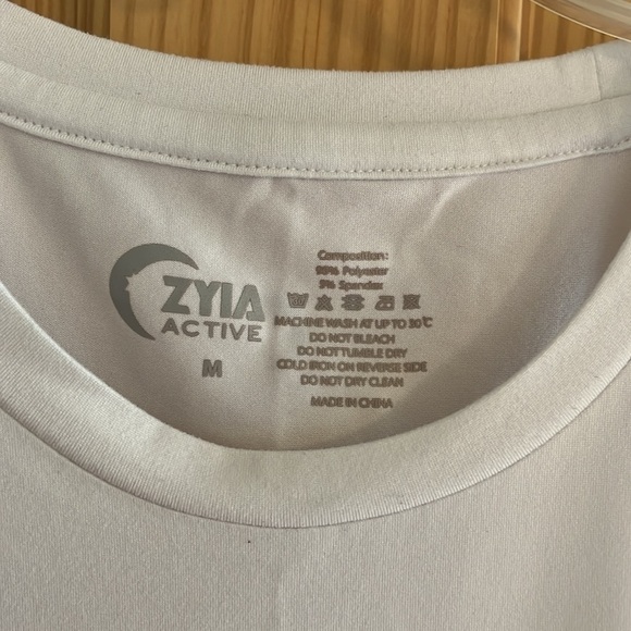 Zyia Active Kettle Moon White Tank Top Size Medium - Picture 2 of 3